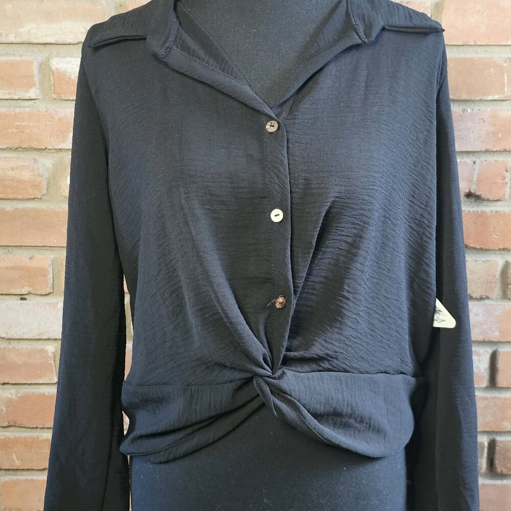 Wild Love Black Button-Up Twist Front Top – Size M